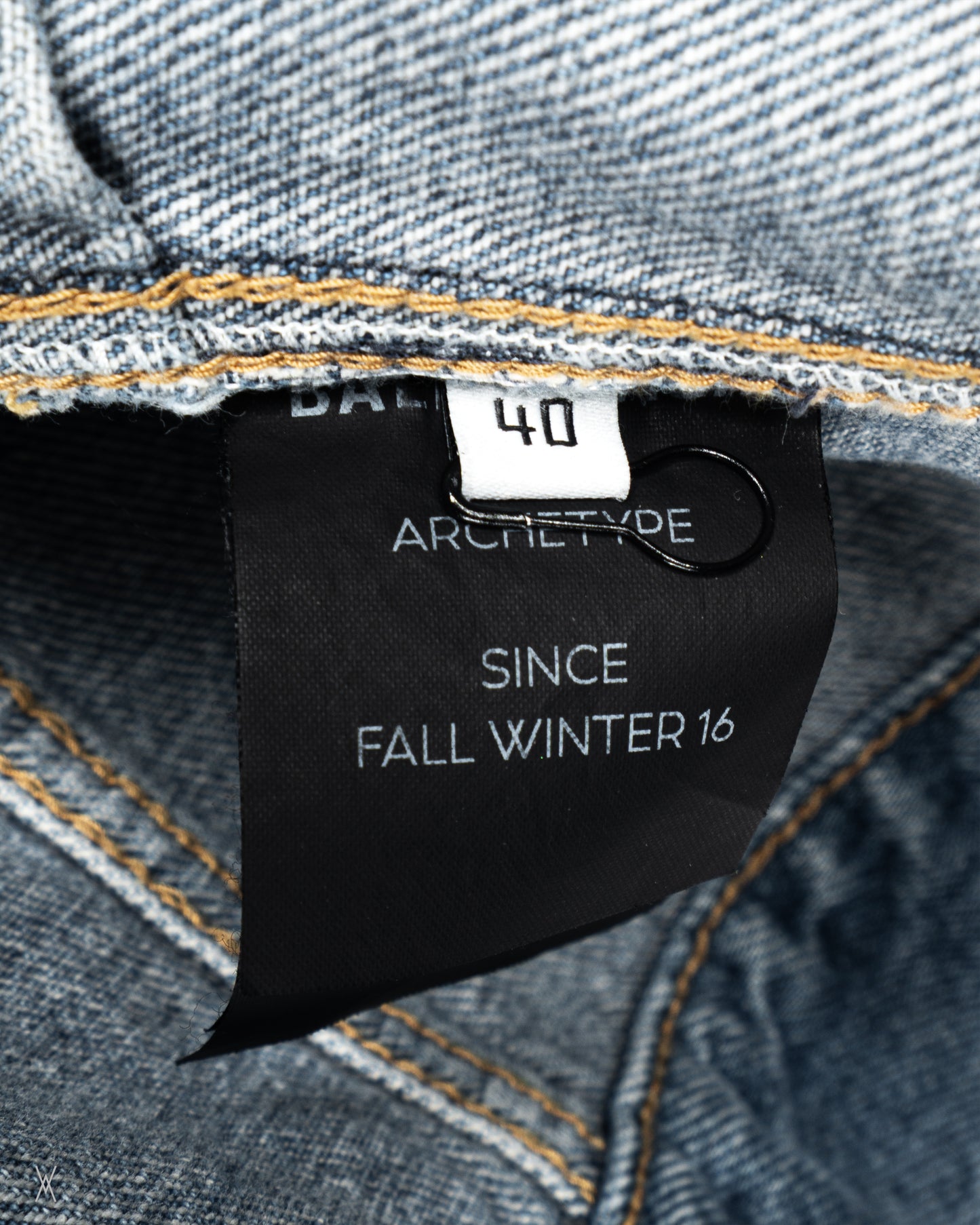 “Swing” denim jacket