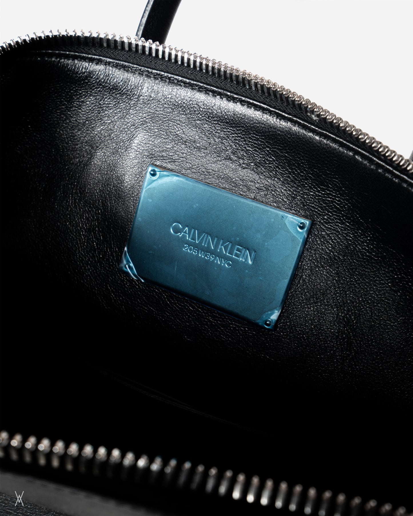 Simple Bugatti leather bag