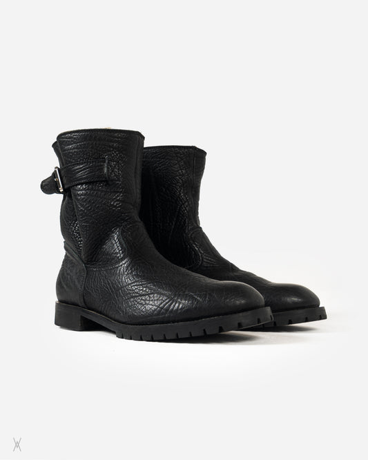 Shearling-Lined Grained Leather Biker Boots / (45)
