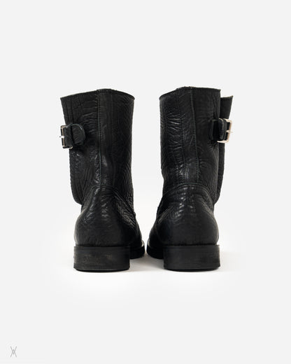 Shearling-Lined Grained Leather Biker Boots / (45)