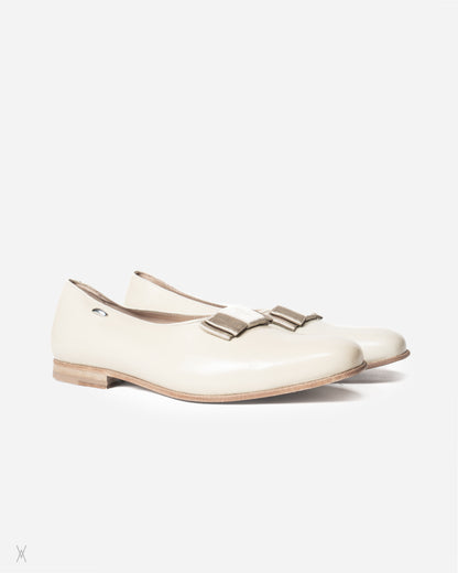 Ceremonial slip-on shoes