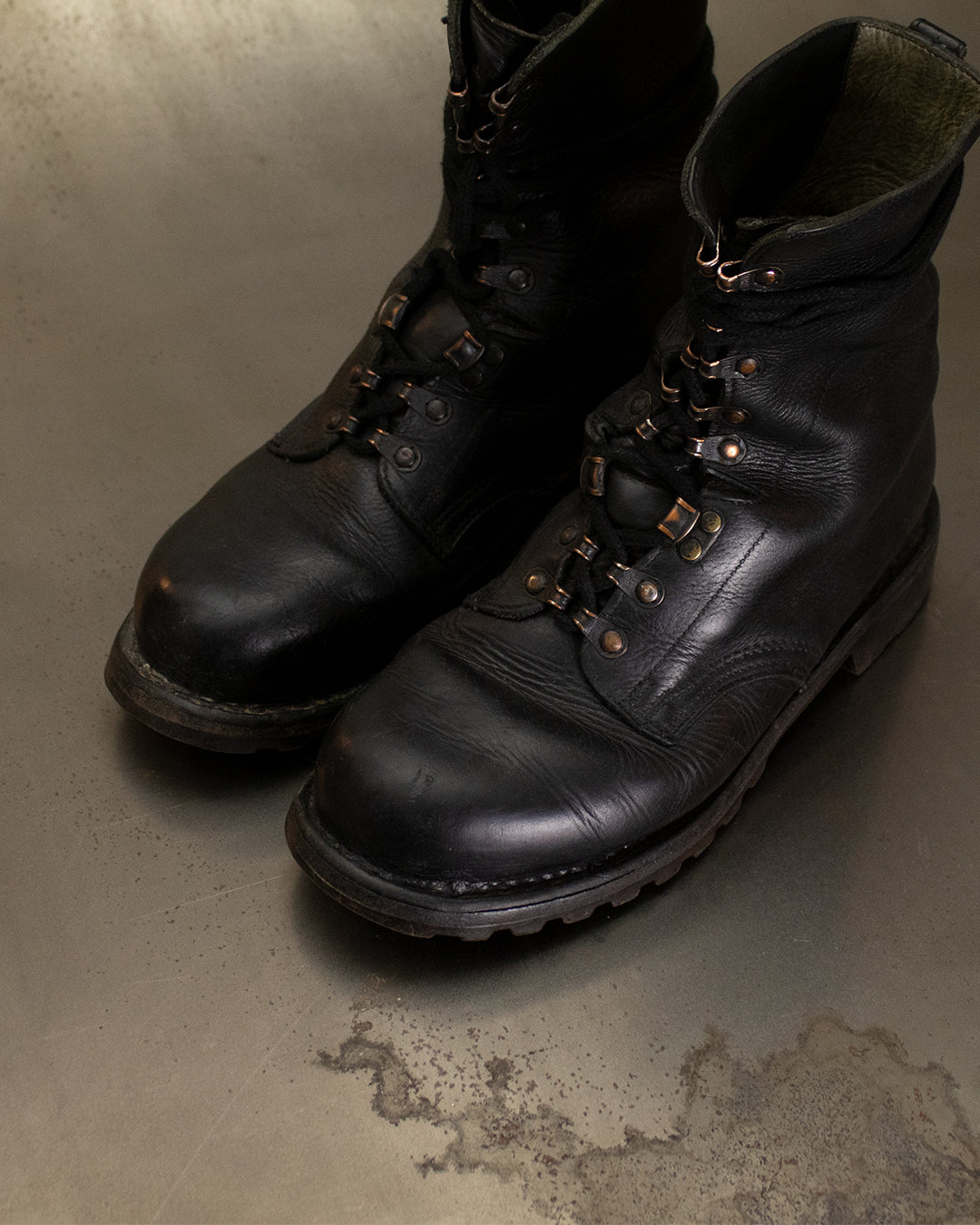 Swiss army combat boots