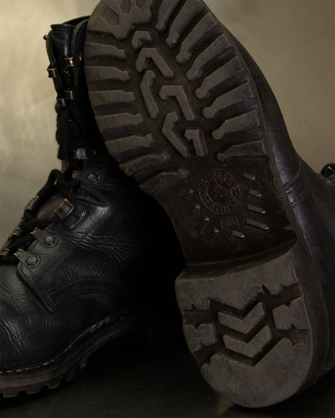 Swiss army combat boots