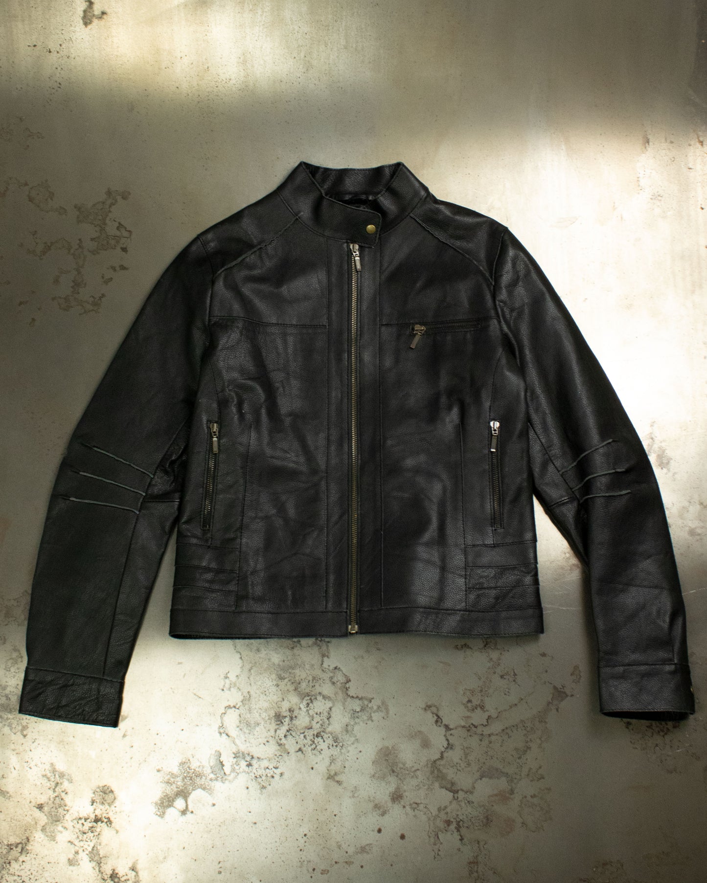 Darted sleeves leather rider jacket